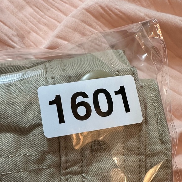 Banana Republic Tan Barrel Pants - Picture 8 of 8